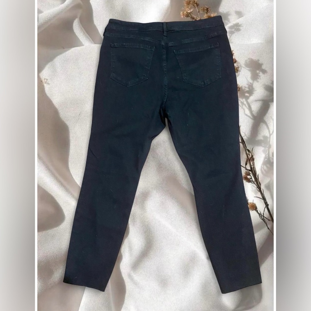 Old Navy Mid-Rise Rockstar Super-Skinny Ankle Jeans – Black - Picture 7 of 7